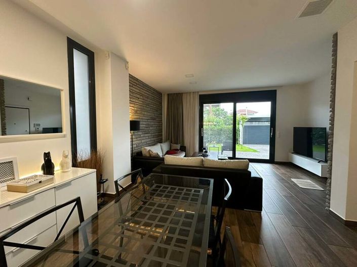Image No.7-4 Bed Duplex for sale