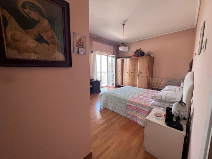 Image No.15-3 Bed Flat for sale