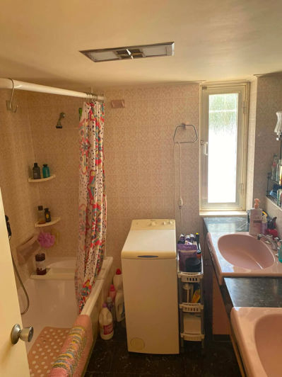 Image No.22-6 Bed Property for sale