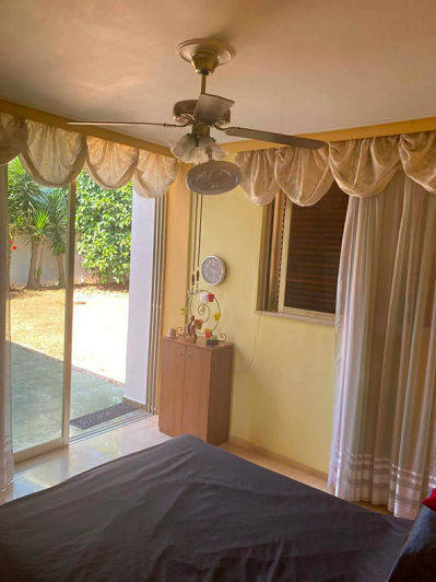 Image No.6-6 Bed Property for sale