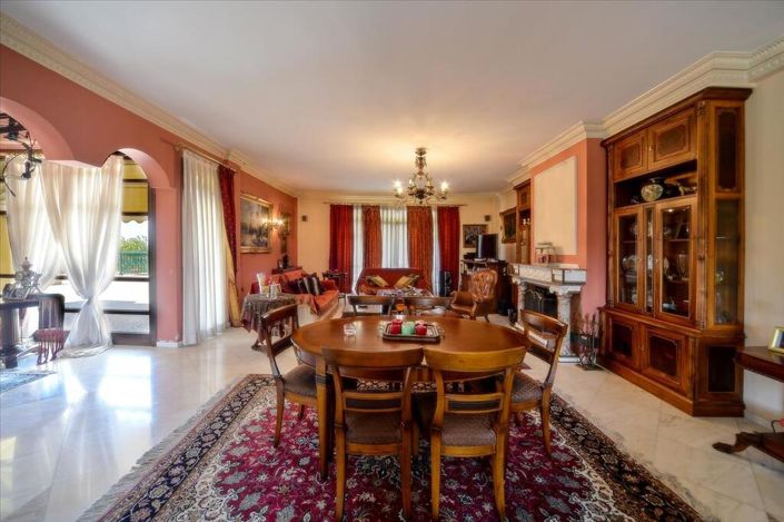 Image No.19-Villa for sale