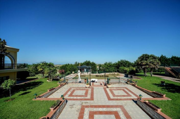 Image No.21-Villa for sale