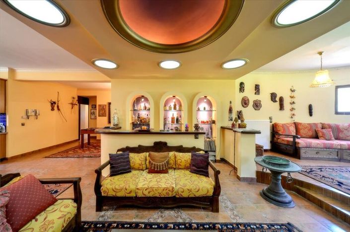 Image No.8-Villa for sale