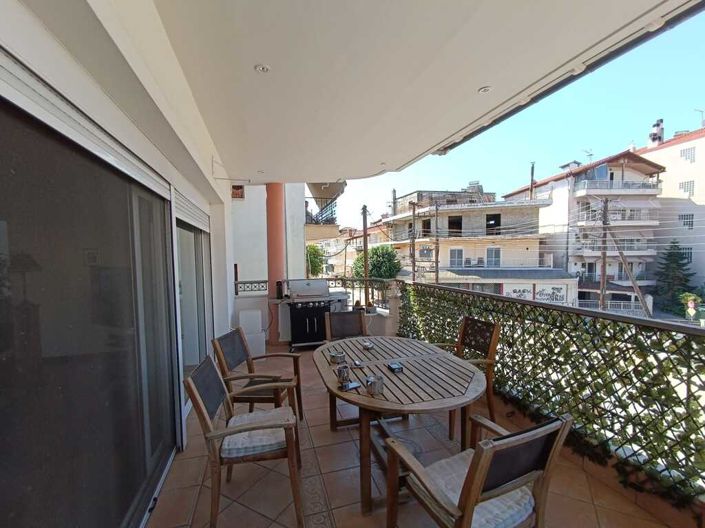 Image No.10-6 Bed Property for sale