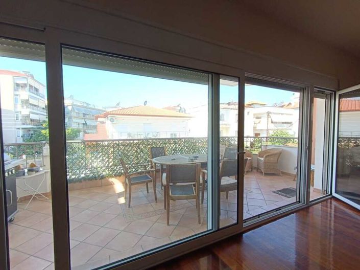 Image No.13-6 Bed Property for sale