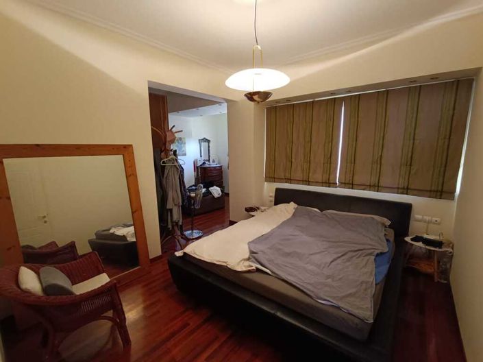 Image No.21-6 Bed Property for sale