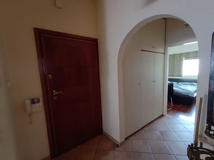 Image No.25-6 Bed Property for sale