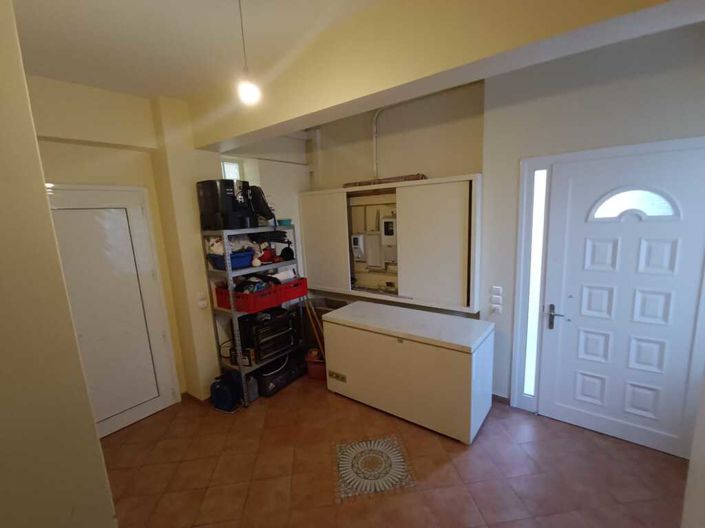 Image No.4-6 Bed Property for sale
