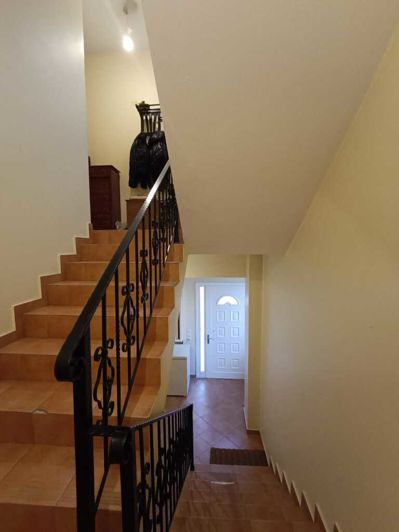 Image No.6-6 Bed Property for sale