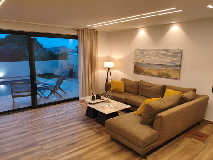 Image No.15-4 Bed Villa for sale
