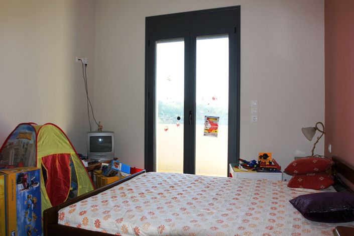 Image No.8-5 Bed Property for sale