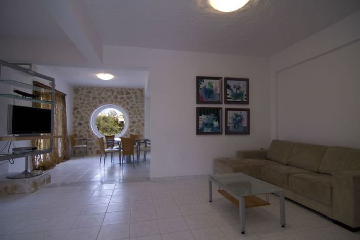 Image No.8-7 Bed Villa for sale