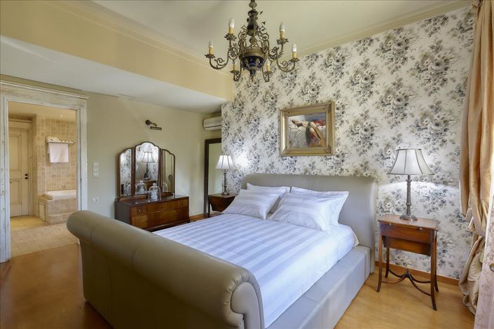 Image No.19-8 Bed Villa for sale