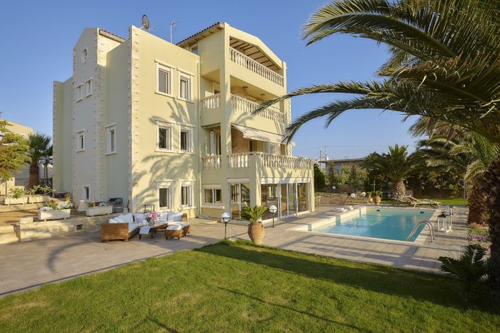 Image No.2-8 Bed Villa for sale