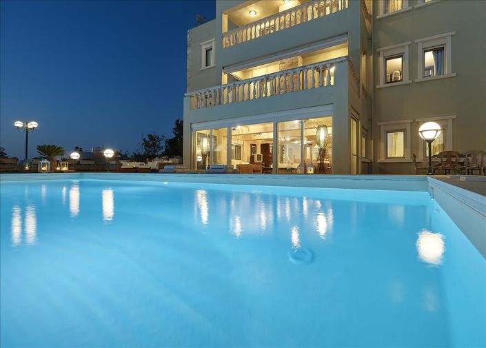 Image No.5-8 Bed Villa for sale