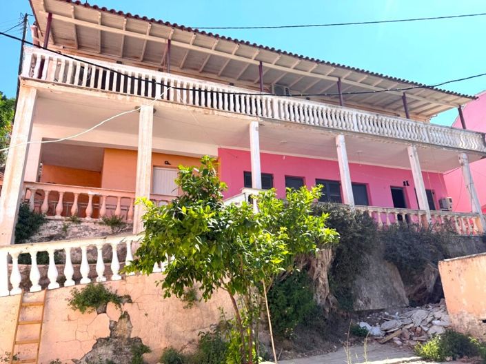 Image No.6-8 Bed Property for sale
