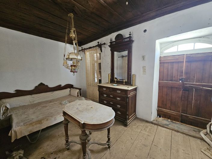 Image No.11-2 Bed Property for sale