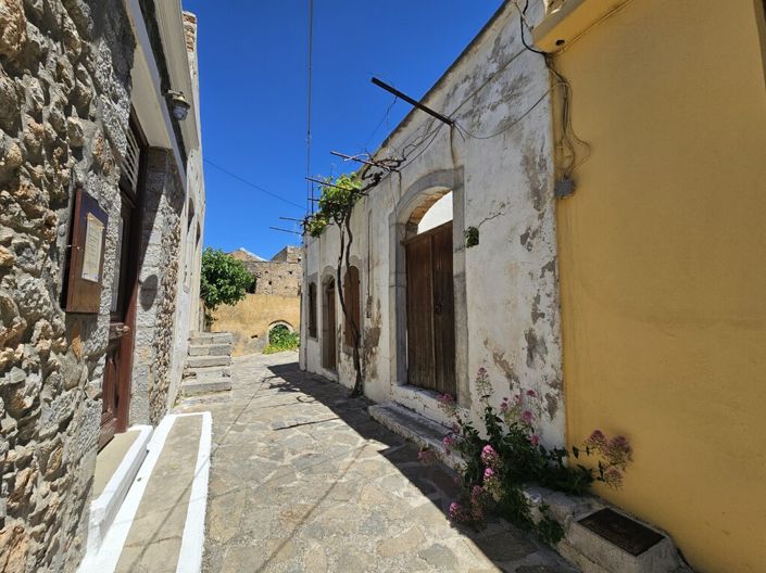 Image No.2-2 Bed Property for sale