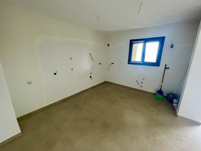 Image No.6-3 Bed Flat for sale