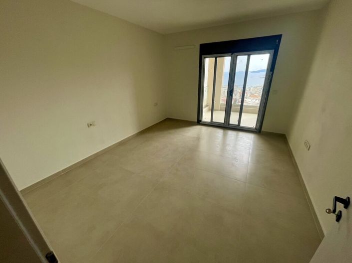 Image No.7-3 Bed Flat for sale
