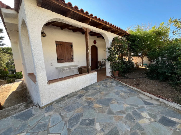 Image No.2-Propriété de 3 chambres à vendre à Porto Rafti