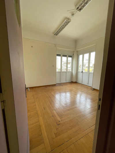 Image No.3-4 Bed Flat for sale