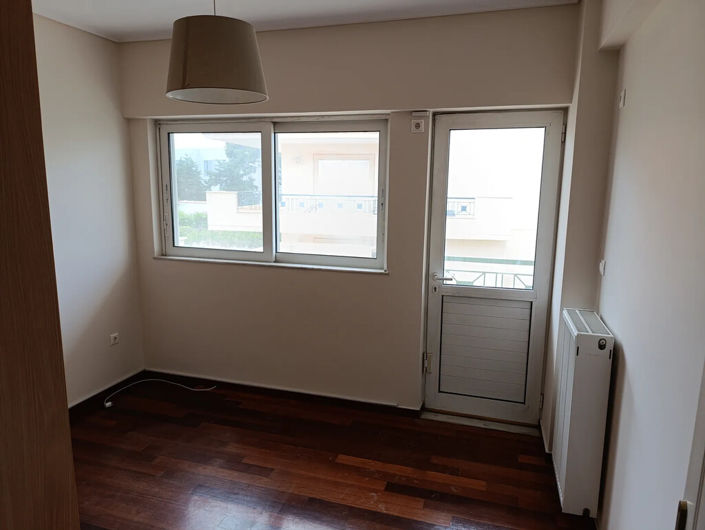 Image No.9-3 Bed Maisonette for sale