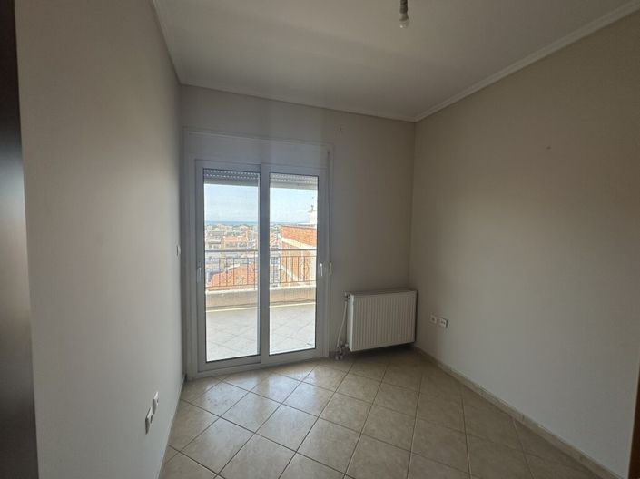 Image No.13-3 Bed Flat for sale
