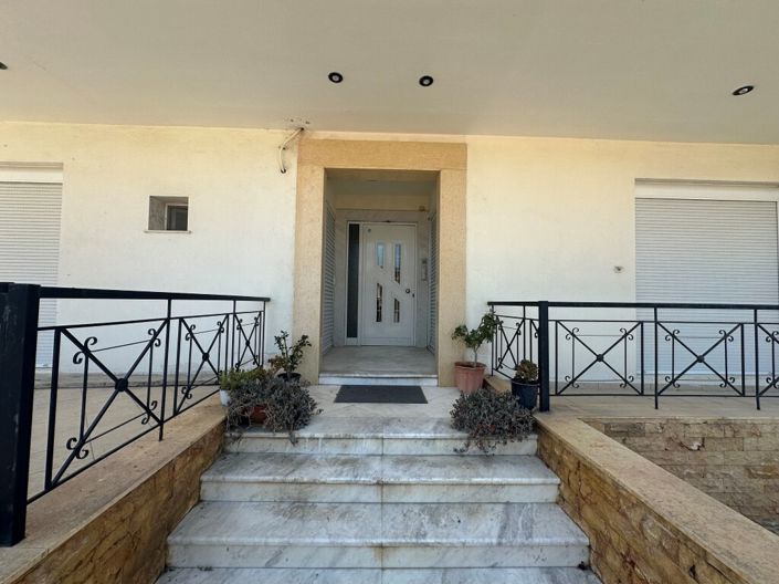 Image No.19-3 Bed Flat for sale