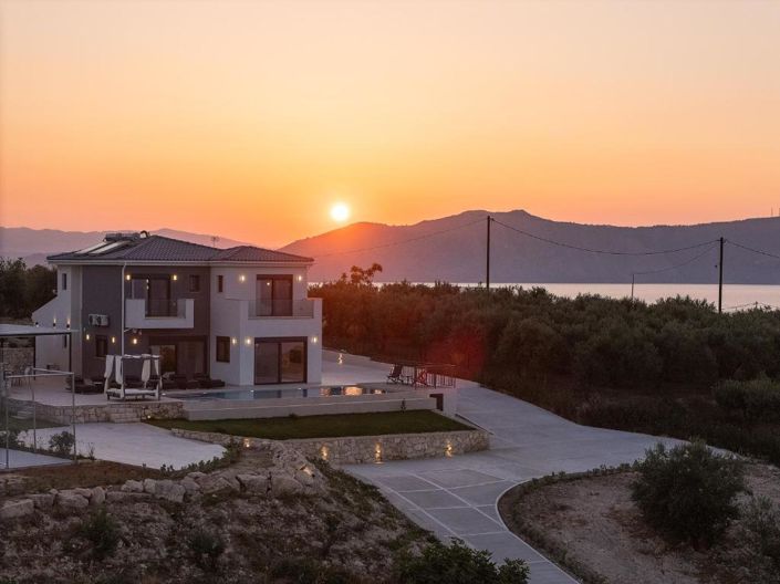 Image No.5-5 Bed Villa for sale