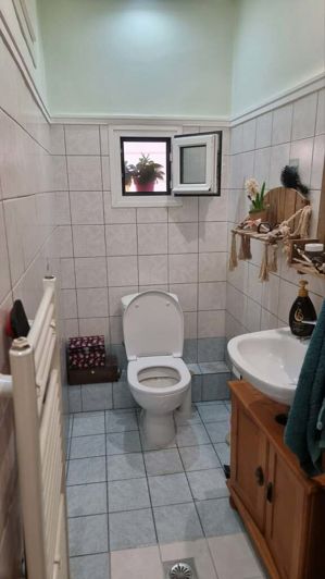 Image No.10-3 Bed Flat for sale