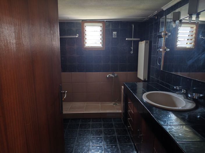 Image No.15-2 Bed Flat for sale