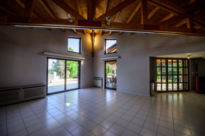 Image No.19-2 Bed Property for sale