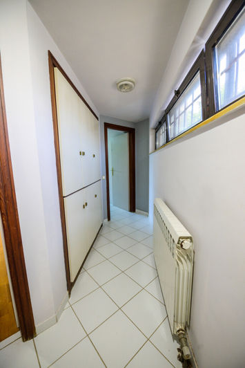 Image No.27-2 Bed Property for sale