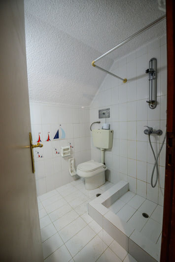 Image No.28-2 Bed Property for sale