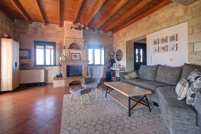 Image No.8-3 Bed Maisonette for sale