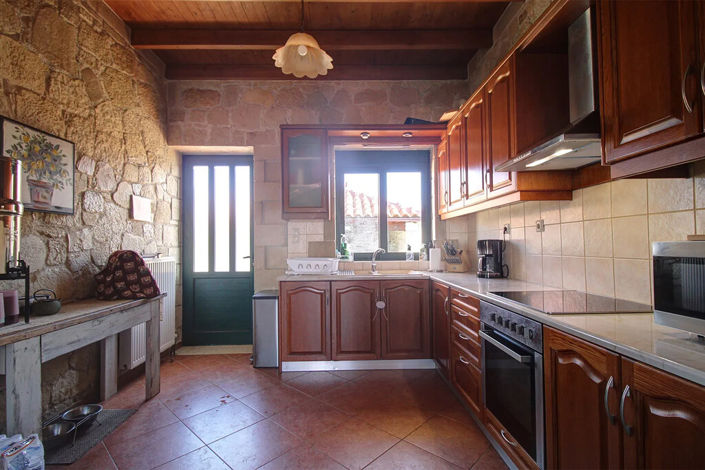 Image No.9-3 Bed Maisonette for sale