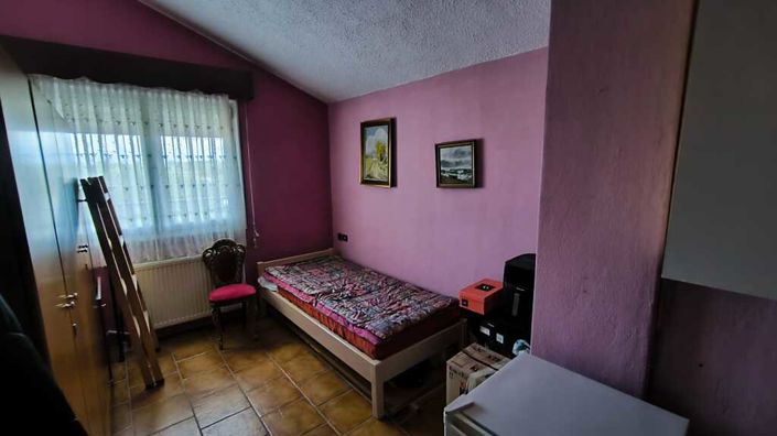 Image No.18-3 Bed Flat for sale