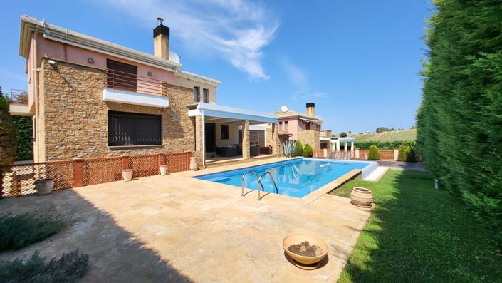 Image No.2-Villa for sale