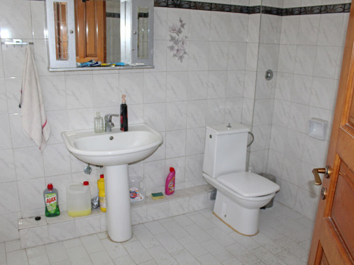 Image No.12-3 Bed Flat for sale