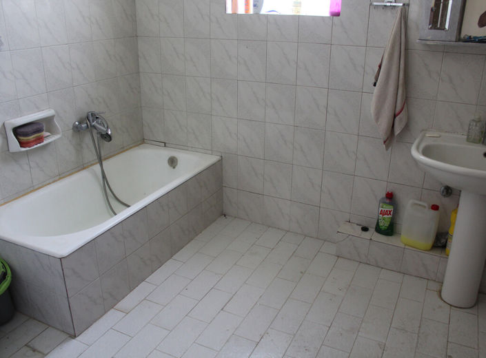 Image No.13-3 Bed Flat for sale