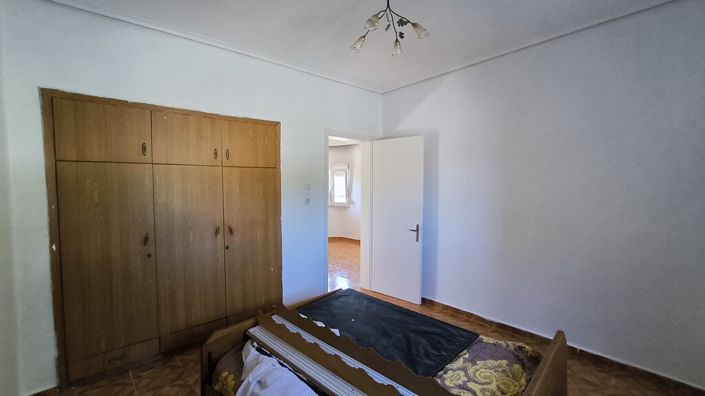 Image No.17-2 Bed Property for sale