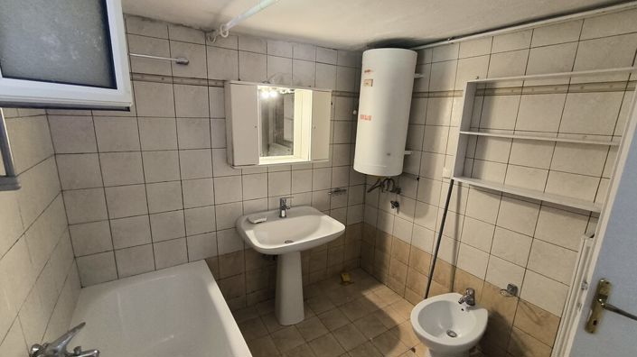 Image No.20-2 Bed Property for sale