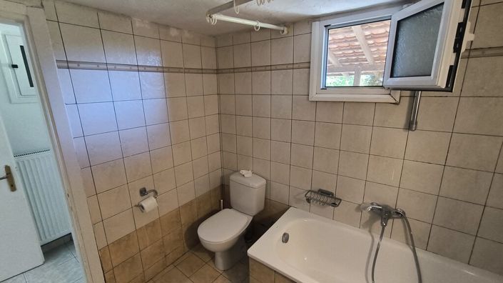 Image No.21-2 Bed Property for sale