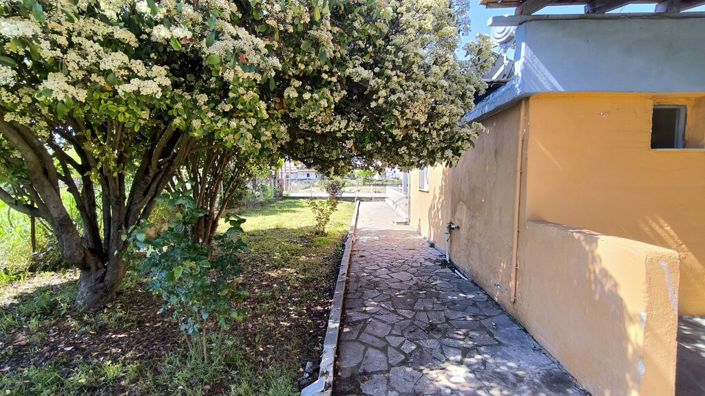 Image No.28-2 Bed Property for sale