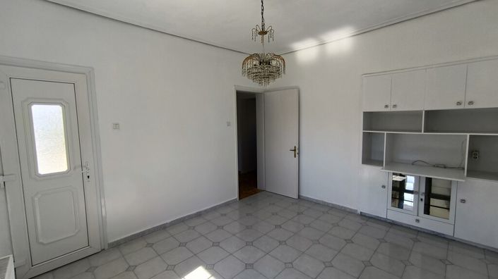 Image No.9-2 Bed Property for sale