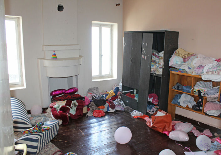 Image No.12-5 Bed Property for sale