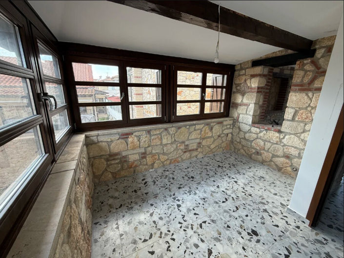 Image No.8-2 Bed Flat for sale