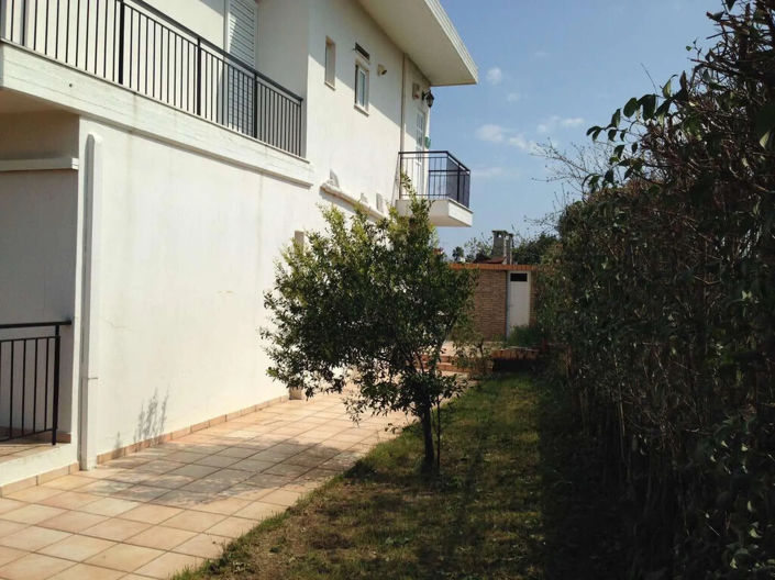 Image No.10-4 Bed Property for sale