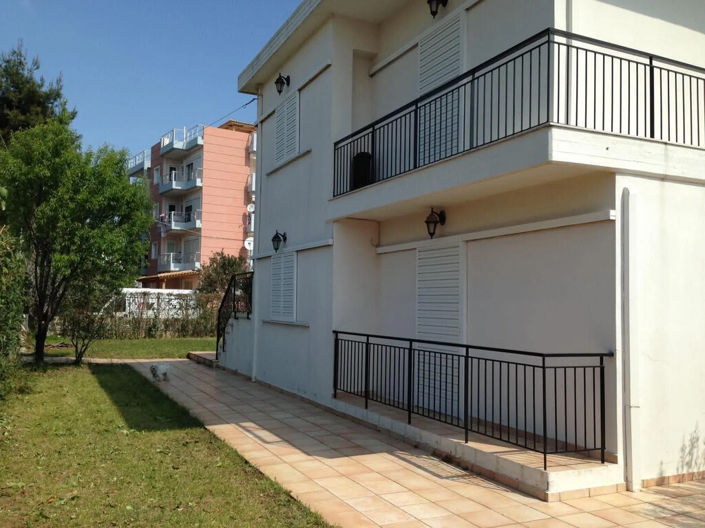 Image No.20-4 Bed Property for sale